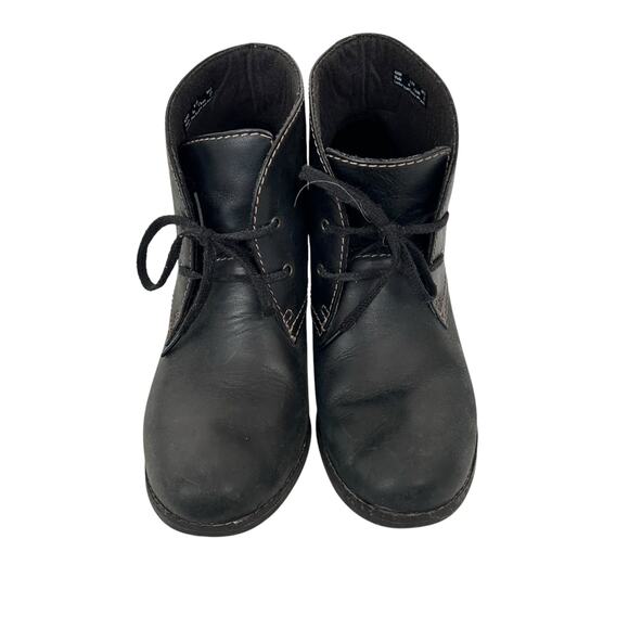 Clarks Bergen Black Leather Heeled Booties Sz 8.5 - Picture 4 of 10